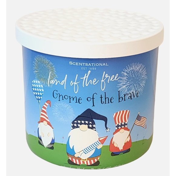 Scentsational Gnome Land of the Brave July 4th - 2 Wick 14 oz Jar Candle NEW USA - Picture 1 of 5